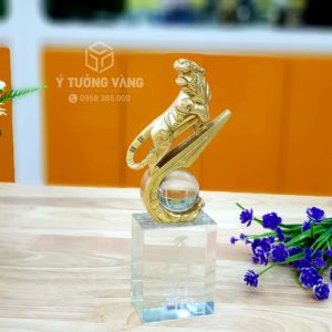 Kỷ niệm chương pha lê ở Vĩnh Phúc