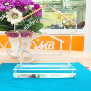 kỷ niệm chương pha lê bắc ninh