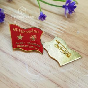 Huy hiệu cờ Đảng